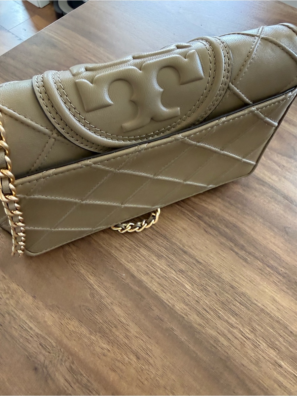 Tory Burch Quilted Crossbody Bag in Taupe with Gold Chain - Picture 3 of 6